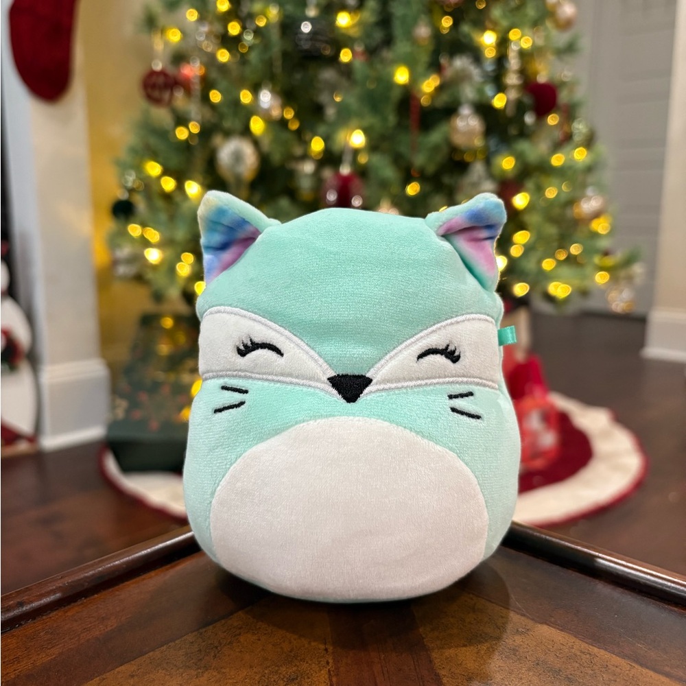 Squishmallows Rienne the Arctic Fox